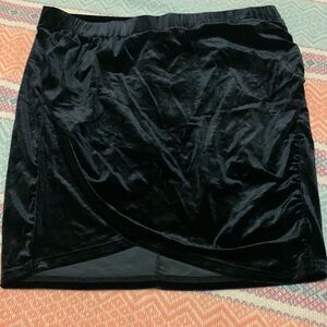 SHEIN Curve 4X Black Velvet Asymmetrical Wrap Skirt Ruched Plus Size 95% Poly